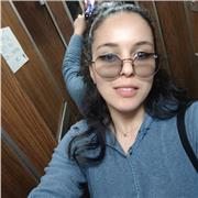 Profesora de Arabe imparte clases a niños y adultos